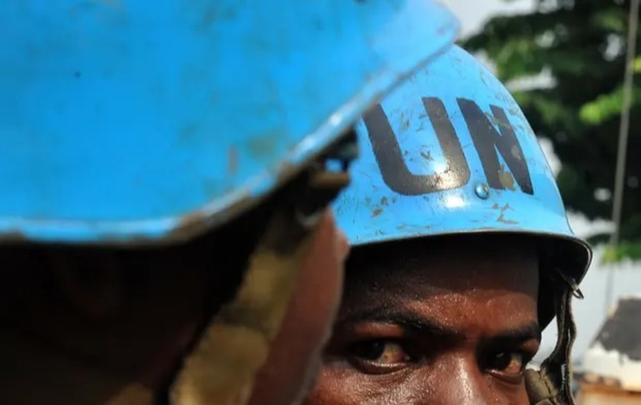 Soldados da missão de paz da ONU, conhecidos como capacetes azuis