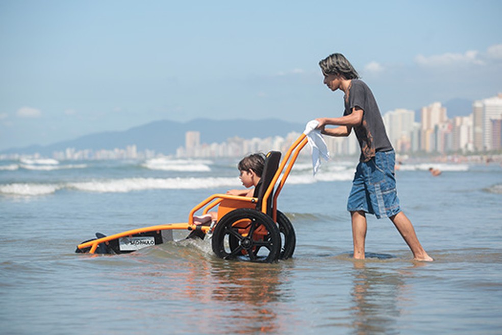 Programa Praia Acessível tem esquema especial de atendimento no verão em Praia Grande — Foto: Prefeitura de Praia Grande/Divulgação