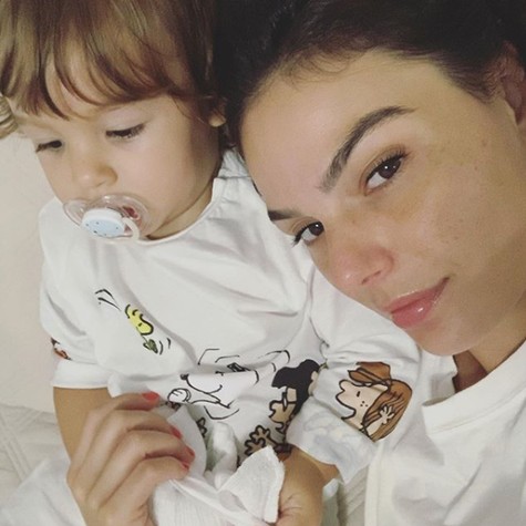 Isis Valverde com o filho, Rael (Foto: Arquivo pessoal)