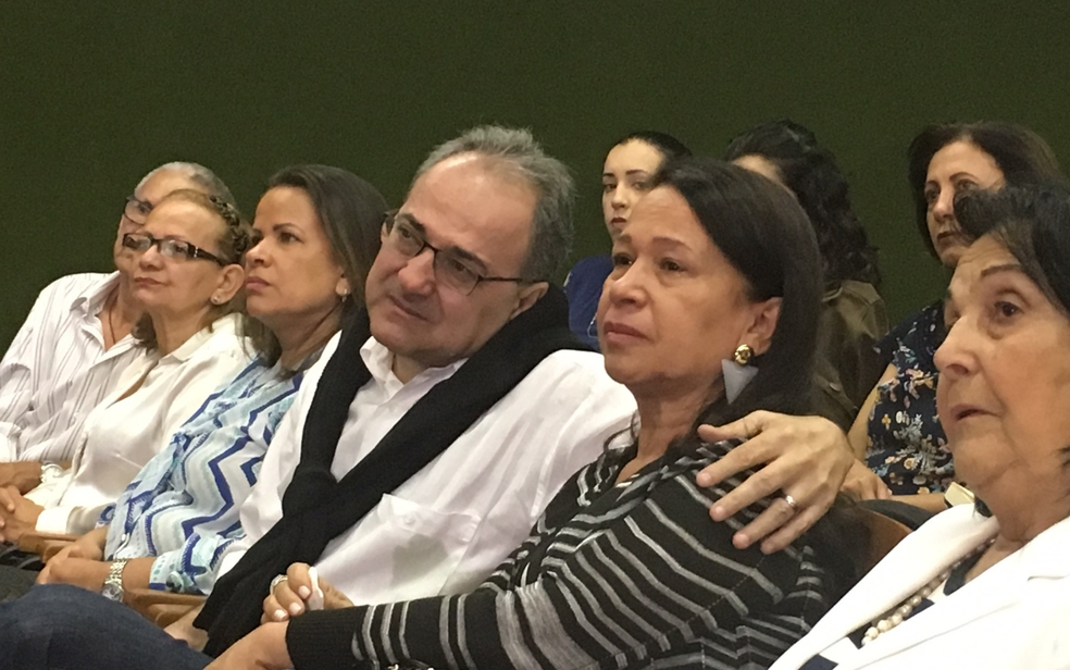 Pais da advogada Laís Fernanda Araújo Silva, morta em assalto em Goiânia, acompanham defesa póstuma da dissertação dela de mestrado  (Foto: Sílvio Túlio/G1)