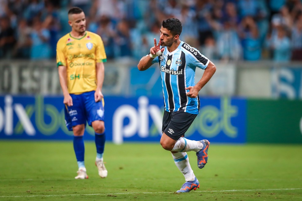 Luis Suárez comemora gol pelo Grêmio — Foto: Lucas Uebel/Grêmio