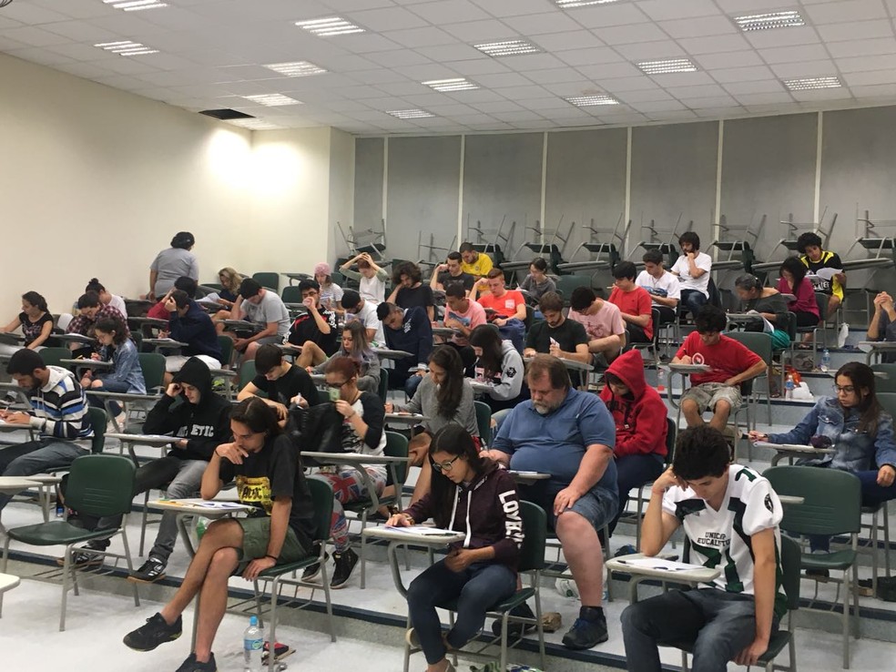 Prova da primeira fase do vestibular da Unicamp de 2018, em Campinas (Foto: Priscilla Geremias / G1)