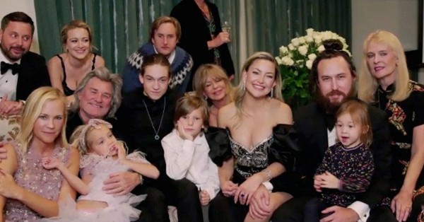 Kate Hudson participou do Globo de Ouro 2021 com a sua família (Foto: reprodução)