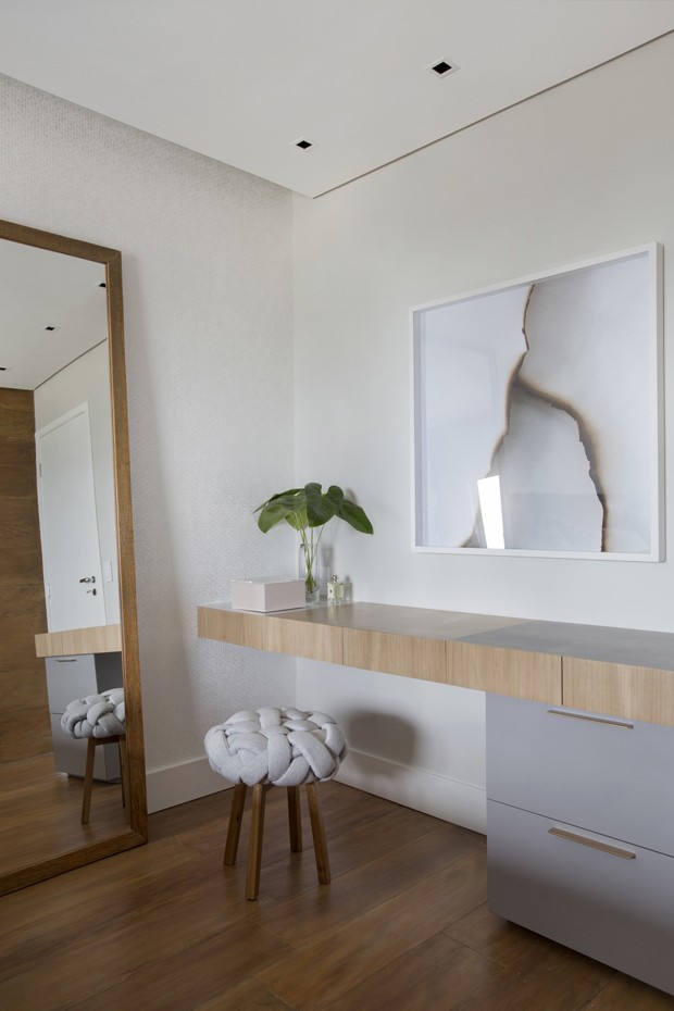 Décor elegante e sem excessos neste apartamento de 150 m² (Foto: Denilson Machado)