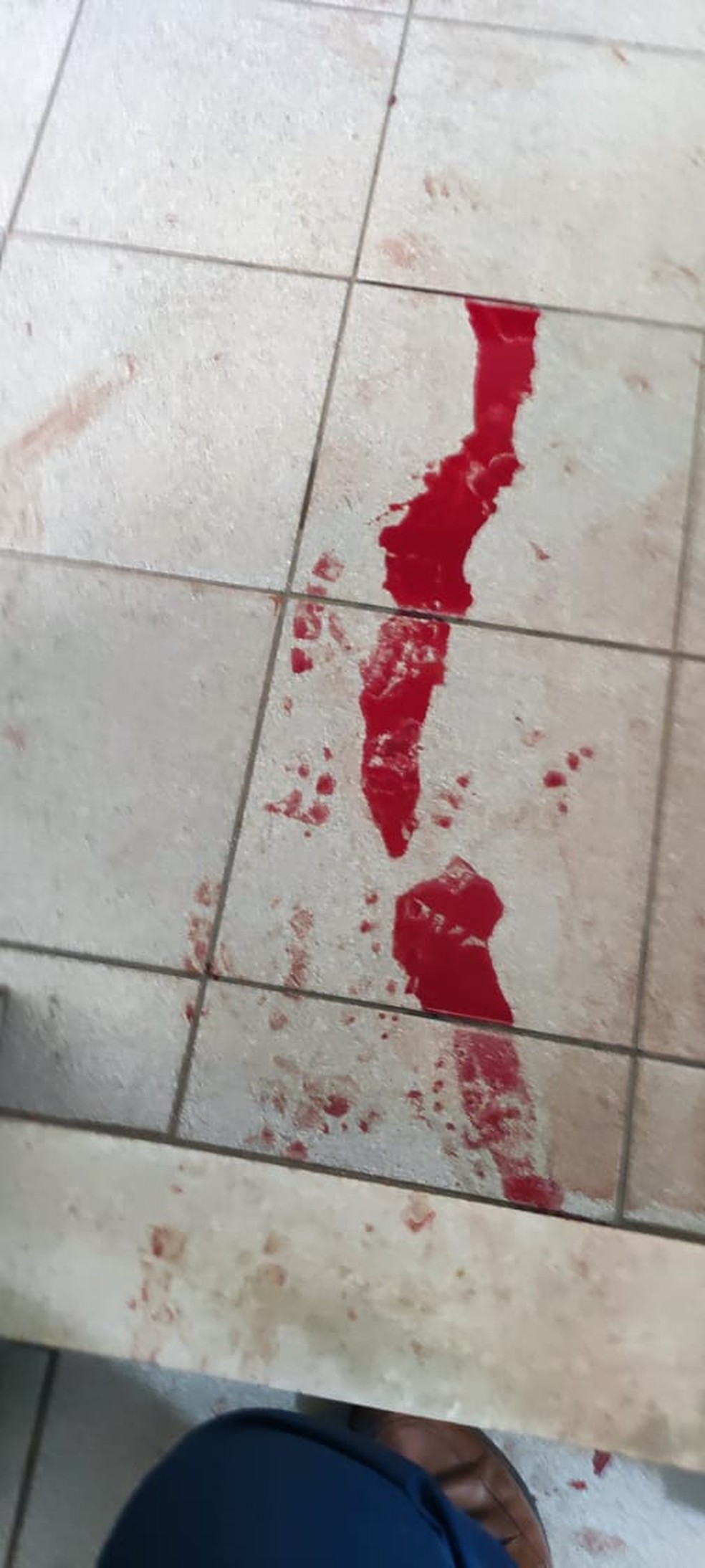 Casa de moradora do Jacarezinho ficou com rastros de sangue — Foto: Reprodução