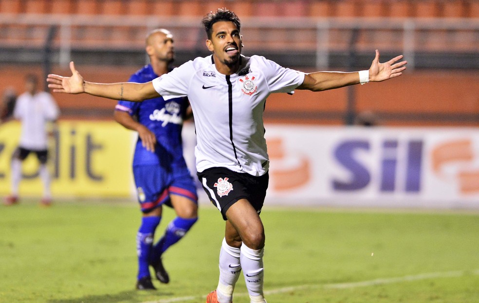 JÃºnior Dutra tem trÃªs gols em 22 jogos pelo Corinthians (Foto: Marcos Riboli)