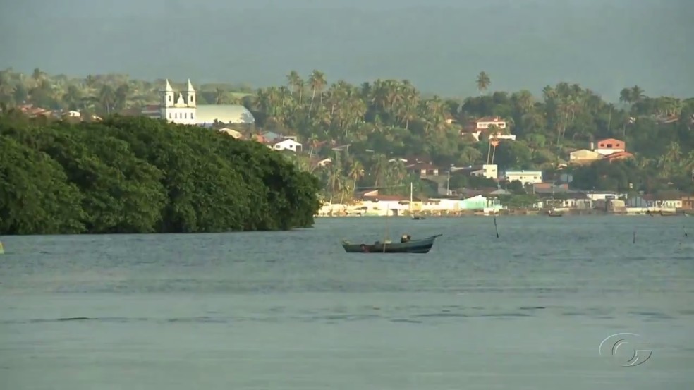 Lagoa Mundaú separa os municípios de Maceió e Coqueiro Seco, em Alagoas — Foto: Reprodução/TV Gazeta