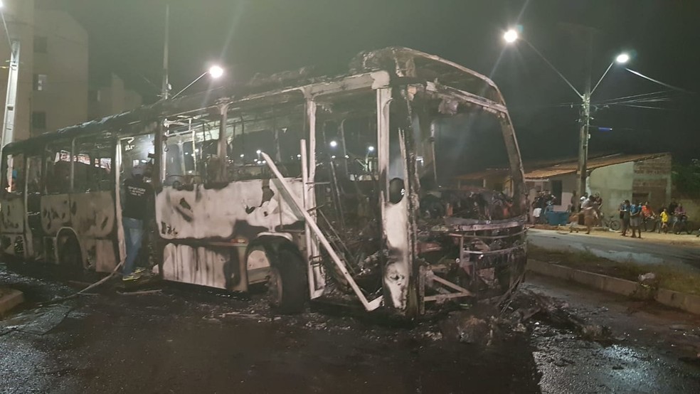 rafa duarte ssj - Ataques voltam a acontecer e ônibus e caminhão são incendiados em 27º dia de ataques no Ceará