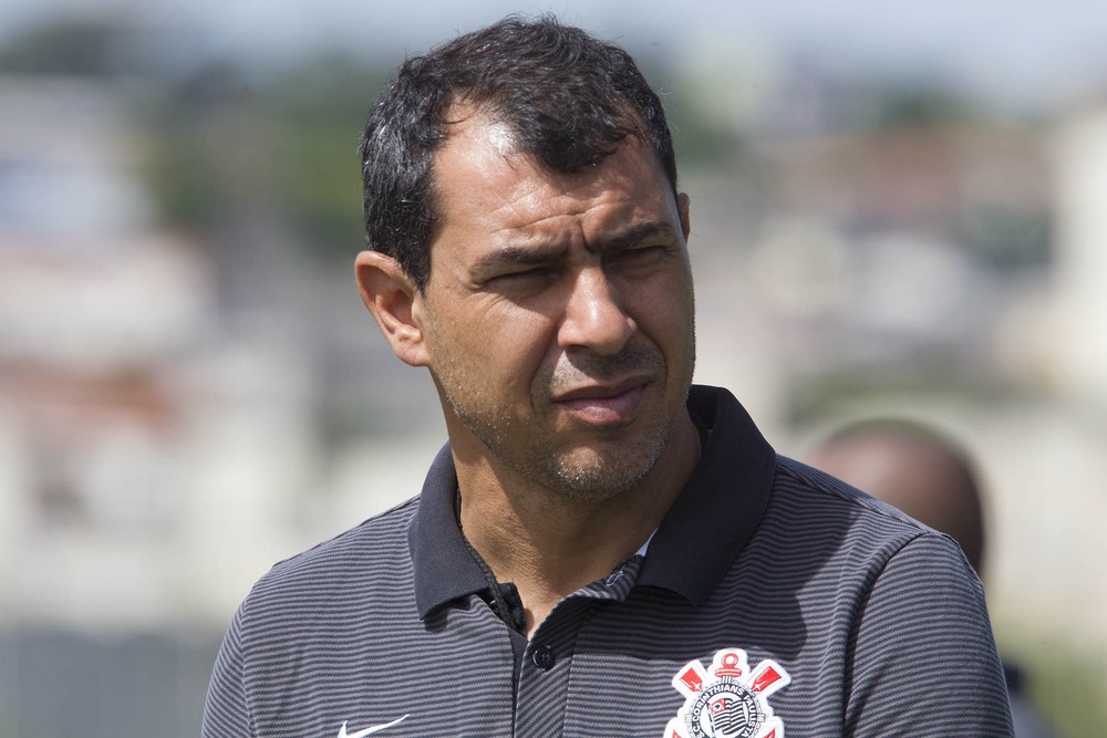 René Simões diz que Carille sairá forte do período instável do Corinthians
