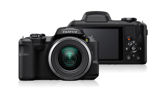 Fujifilm Finepix S8600 tem zoom de 36x e faz vídeos em HD (Foto: Divulgação/Fujifilm)