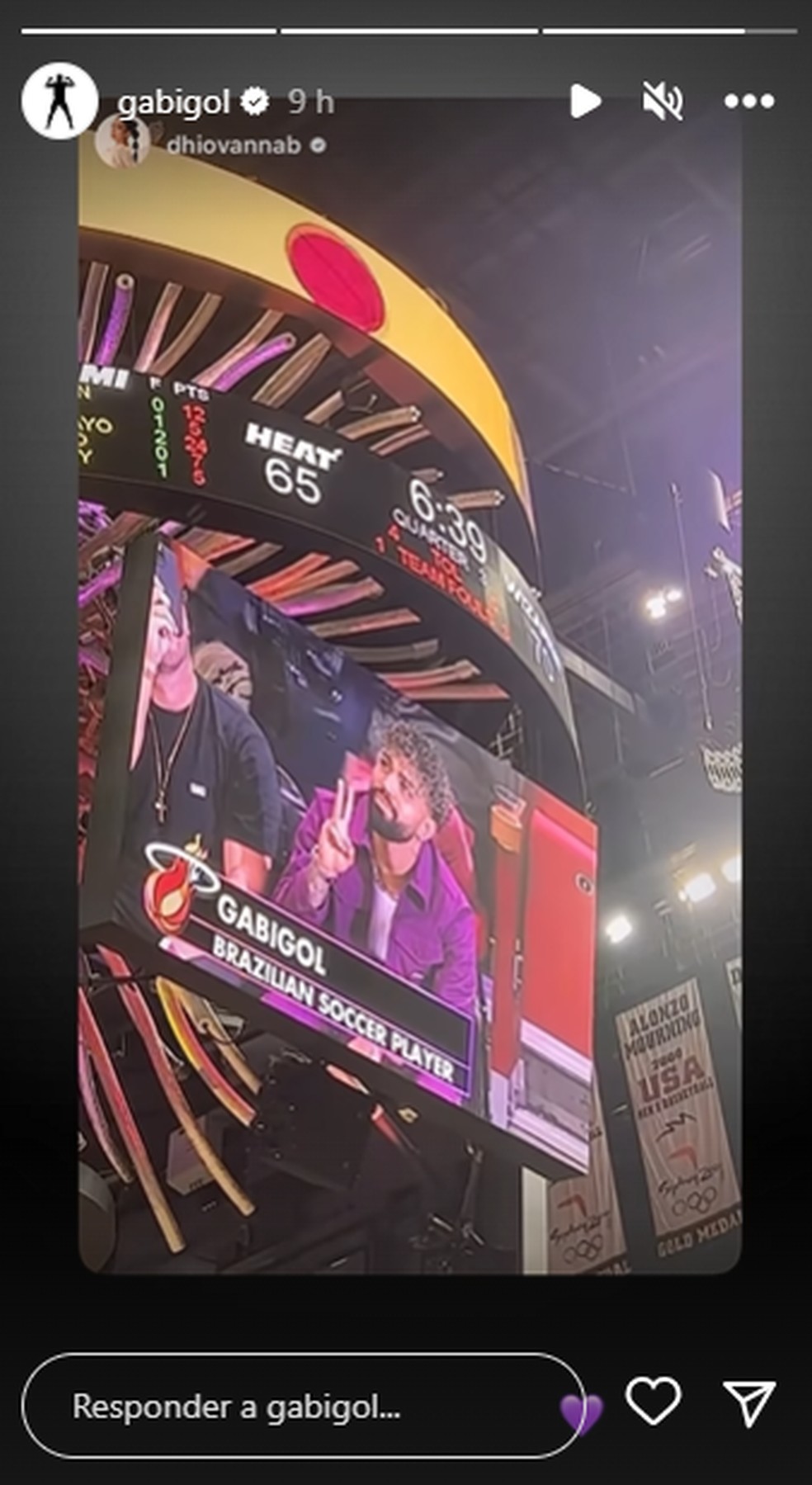 Gabigol é filmado durante partida do Miami Heat — Foto: Reprodução