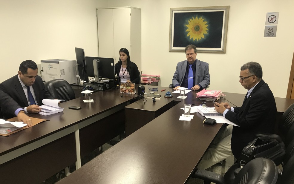 AudiÃªncia Ã© presidida pelo juiz Jesseir Coelho, no FÃ³rum Criminal de GoiÃ¢nia â Foto: Vitor Santana/ G1