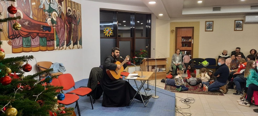 Padre Lucas Perozzi Jorge acolhe refugiados em paróquia em Kiev, na Ucrânia — Foto: Arquivo pessoal 