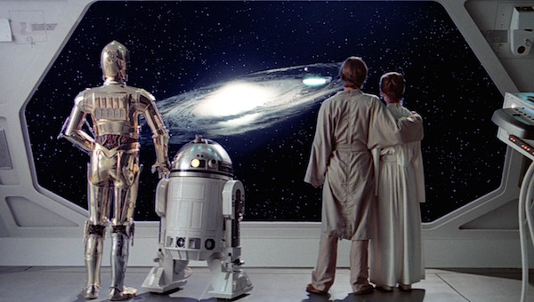R2-D2, C3P-O, Luke Skywalker e Leia Organa na cena final de Star Wars: Episódio V - O Império Contra-Ataca (1980) (Foto: Reprodução)