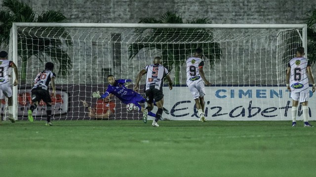Botafogo-PB; São Paulo Crystal; Luís Carlos goleiro; Anselmo