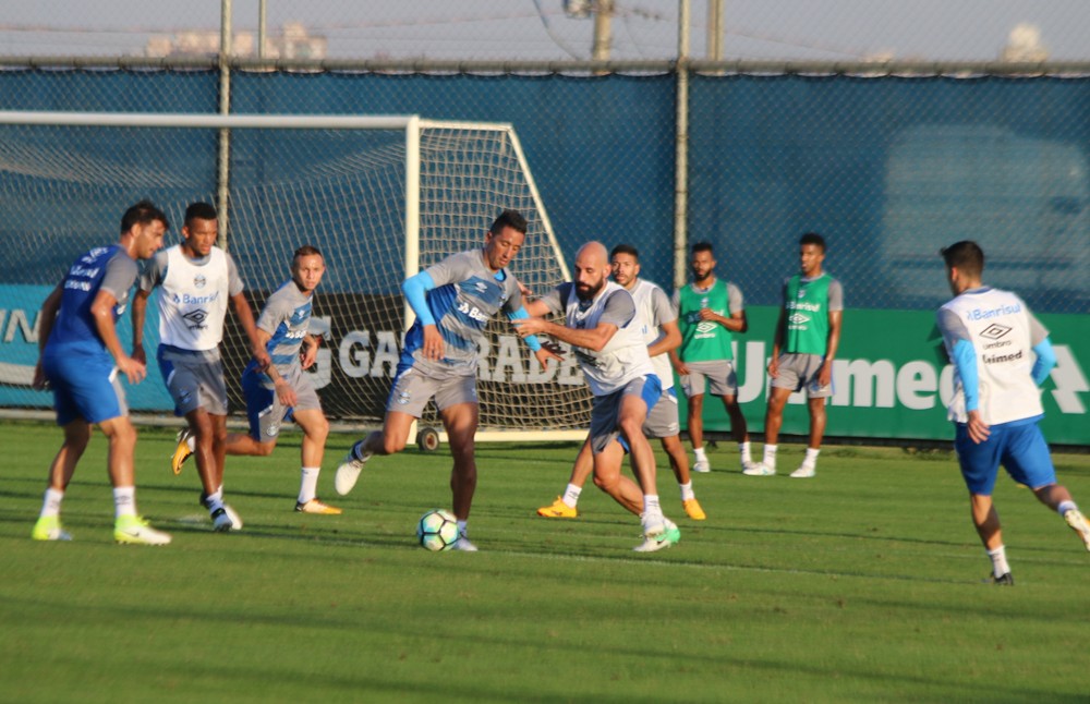 Pedro Rocha desfalca o Grêmio contra o Avaí; Edílson não treina, mas deve jogar
