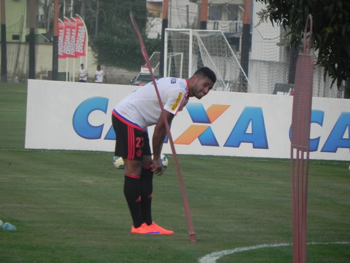 Cristóvão esboça o Flamengo com Ederson no lugar de Guerrero