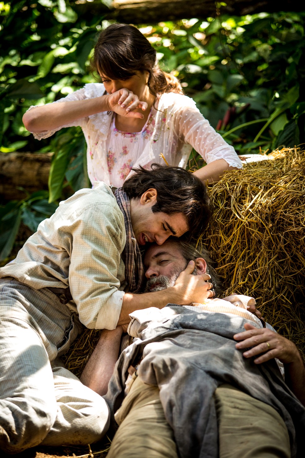 Gaetano morre nos braços dos filhos  (Foto: Fabiano Battaglin/Gshow)