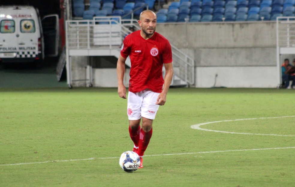 Leandro Melo liderou movimento dos jogadores do América-RN para doação — Foto: Diego Simonetti/América FC