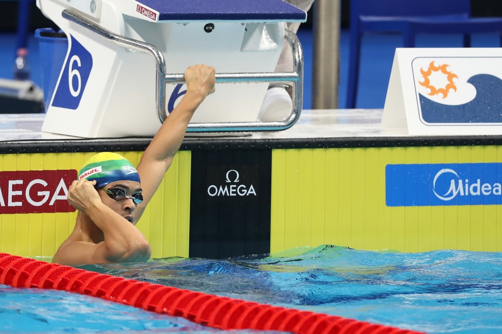 Gabriel Santos passa para a semi dos 100m livre no Mundial (Foto: Satiro Sodré/SSPress/CBDA)