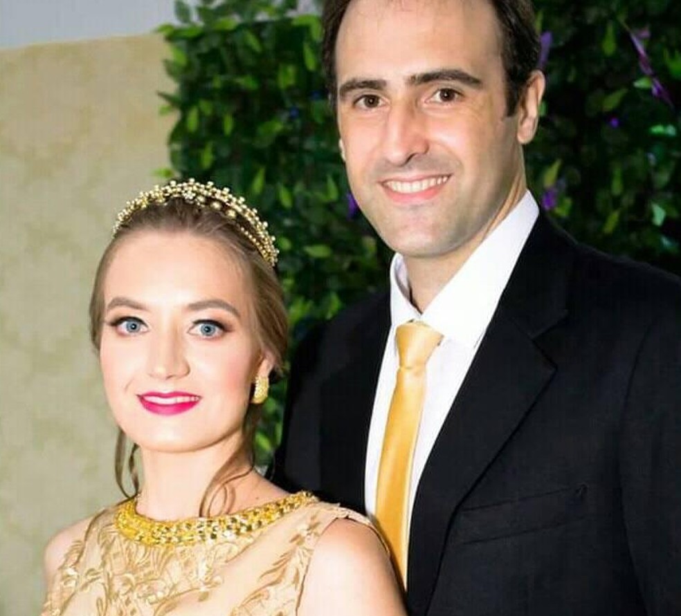 Kelem Tamara Dalla Vecchia, de 30 anos e o marido dela, Fabio Lazarotto, de 33 anos morreram no local. — Foto: Arquivo pessoal