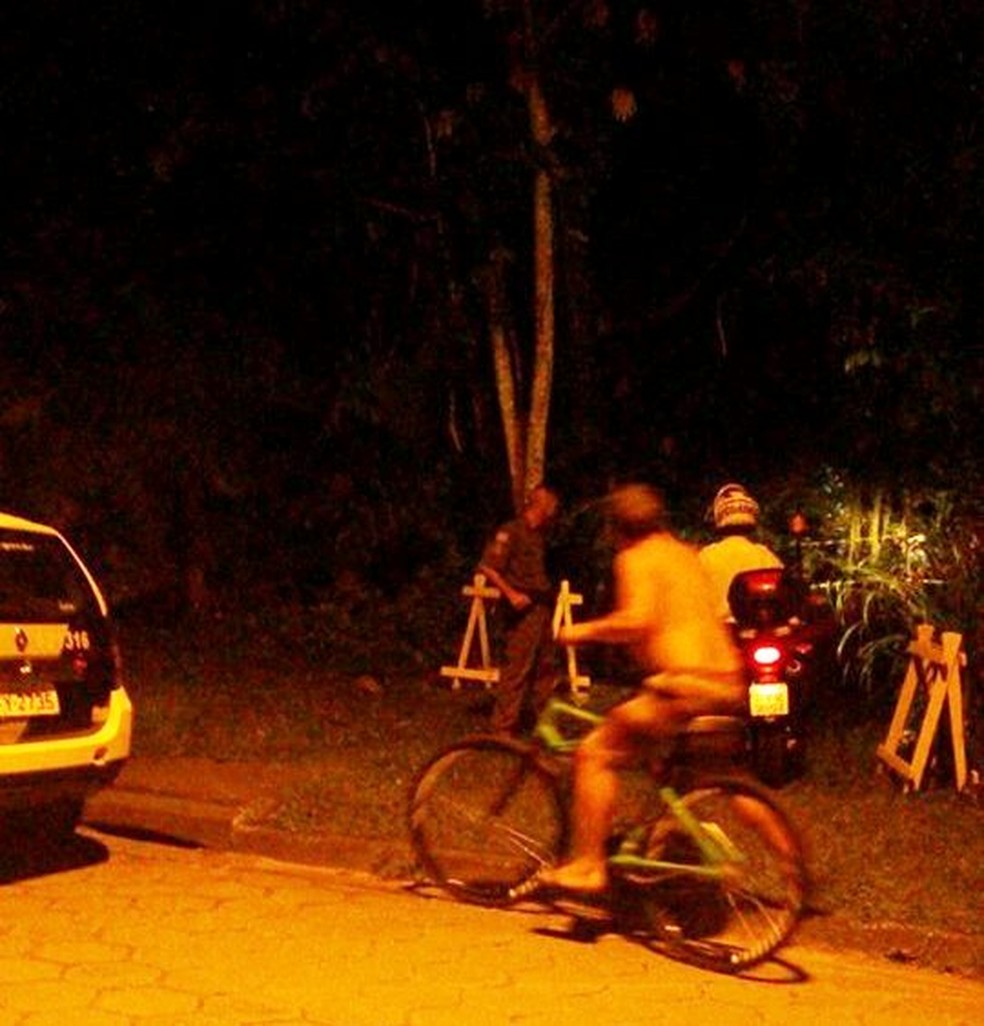Corpo da jovem foi encontrado por turistas em condomínio de luxo em Bertioga, SP (Foto: Reprodução/Aconteceu em Bertioga)
