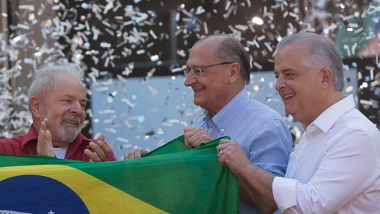 Sem Lula, Alckmin inicia 'tour' por cidades de SP com foco em atrair voto de tucanos para o PT