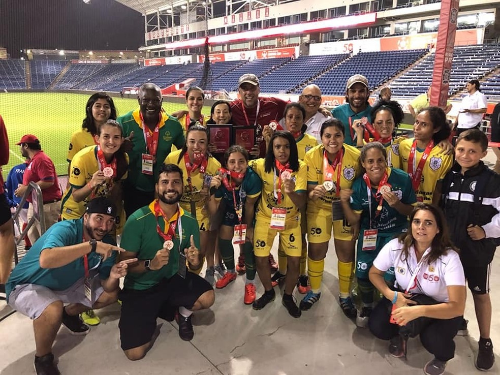 Atletas do interior do Rio conquistam o segundo lugar na Copa do Mundo de Futebol Unificado na Special Olympics, em Chicago, nos EUA (Foto: DivulgaÃ§Ã£o / Prefeitura de Itaperuna)