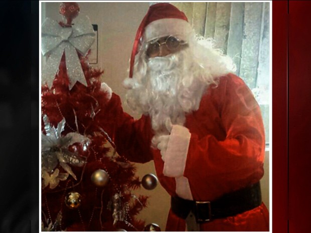Homem que se vestiu de Papai Noel pra roubar helicóptero é procurado (Foto: GloboNews)