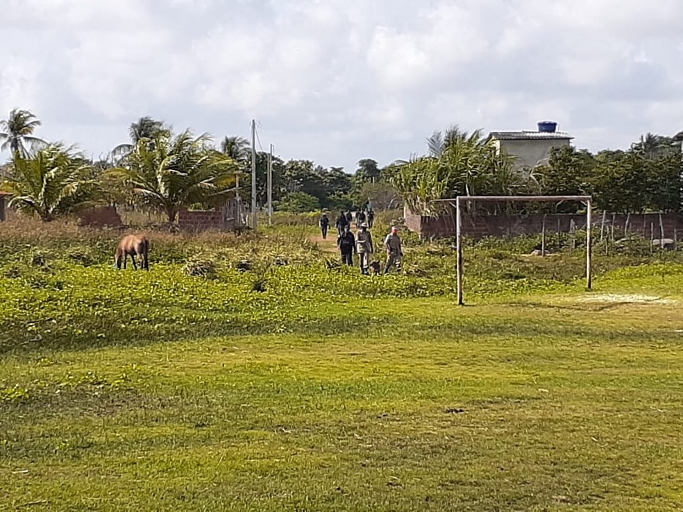 Buscas foram iniciadas pelo local onde o menino Jos&eacute; Carlos foi visto pela &uacute;ltima vez antes de desaparecer em Natal &mdash; Foto: Kleber Teixeira/Inter TV Cabugi