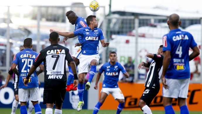 PC Vasconcellos vê Cruzeiro como favorito no clássico com Atlético-MG