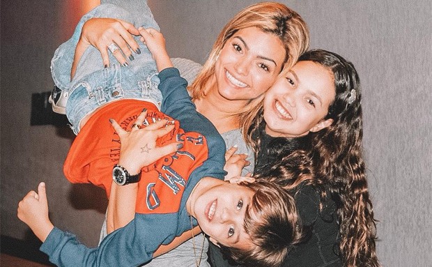 Kelly Key e os filhos, Jaime Victor e Suzanna Freitas (Foto: Reprodução / Instagram)