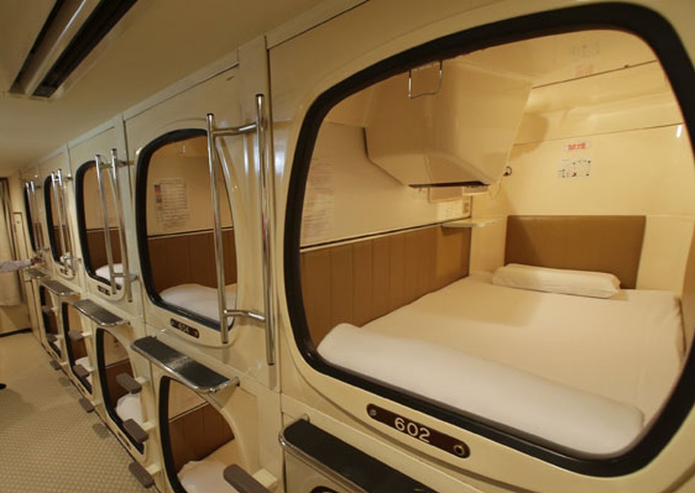 Hotel-cápsula Capsule & Sauna Century Shibuya, em Tóquio, Japão — Foto: Shizuo Kambayashi/AP Photo