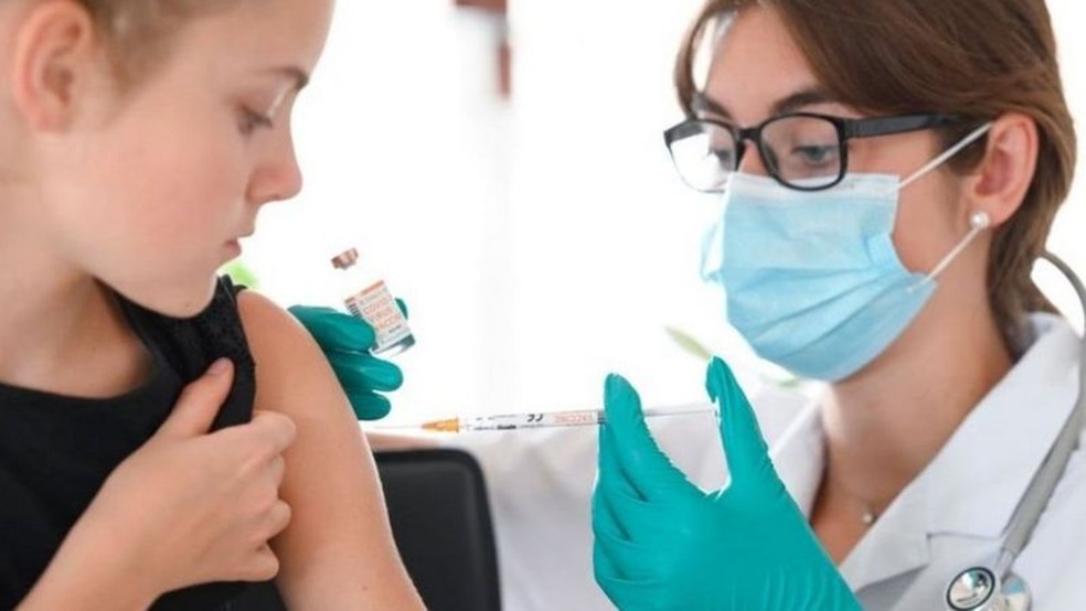Mesmo as vacinas que se saírem bem nos testes passarão por uma longa jornada antes de serem aplicadas nas pessoas — Foto: Getty Images via BBC