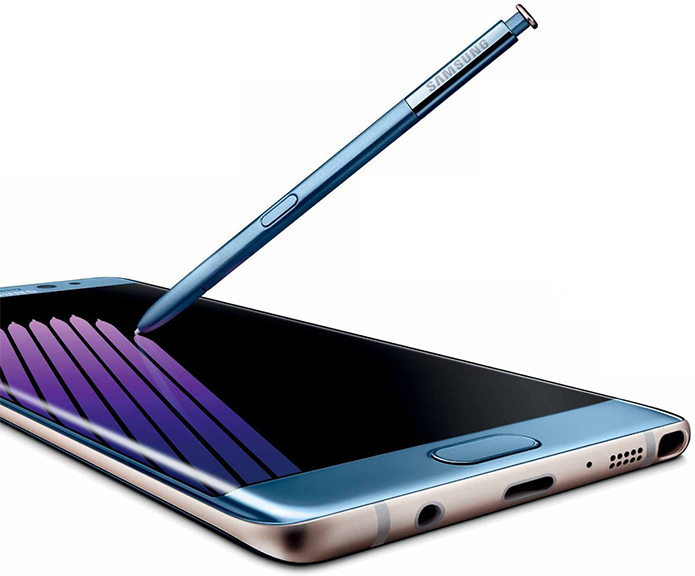 Note 7 e S7 Edge são bem parecidos: Note 7 tem cor azul e é um pouco maior e mais pesado (Foto: Divulgação/Samsung)