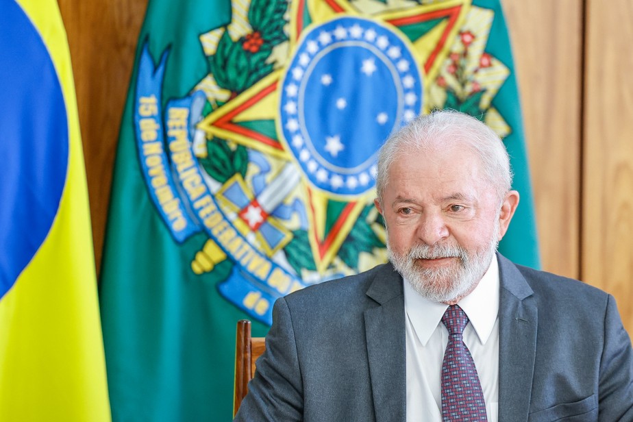 O presidente Lula em café com jornalistas no Planalto