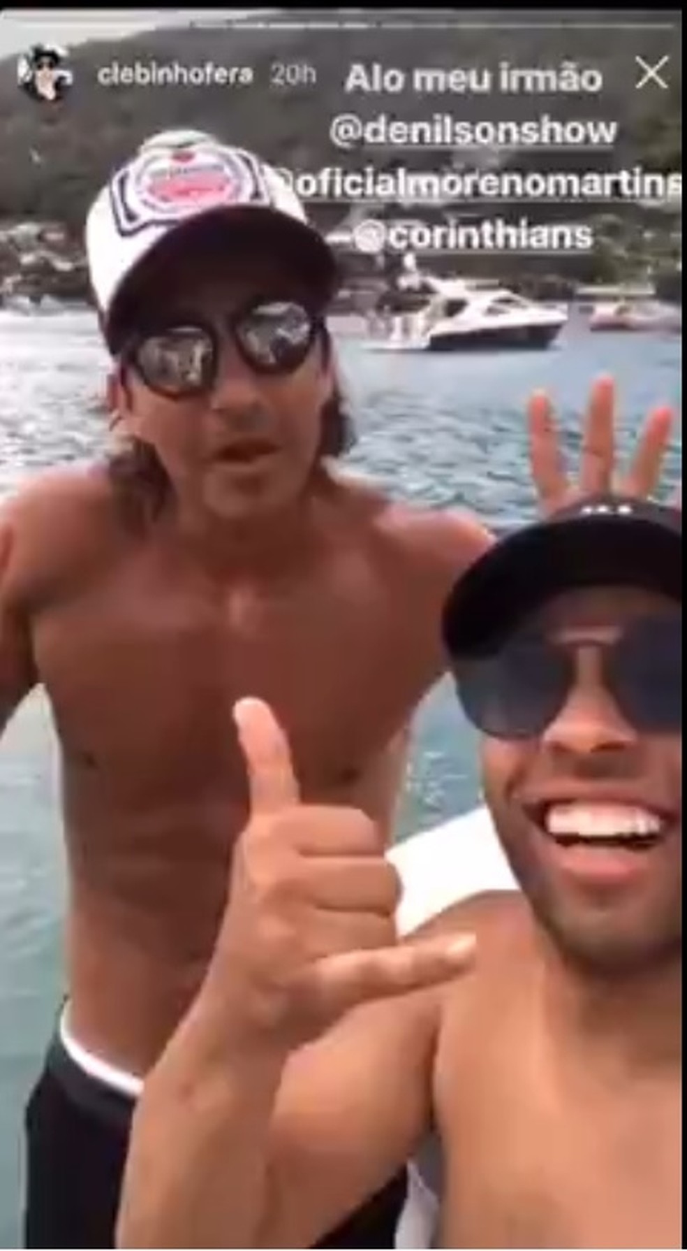 Marcelo Moreno e amigo gravam v&Atilde;&shy;deo durante passeio de barco &acirc;?? Foto: Reprodu&Atilde;&sect;&Atilde;&pound;o