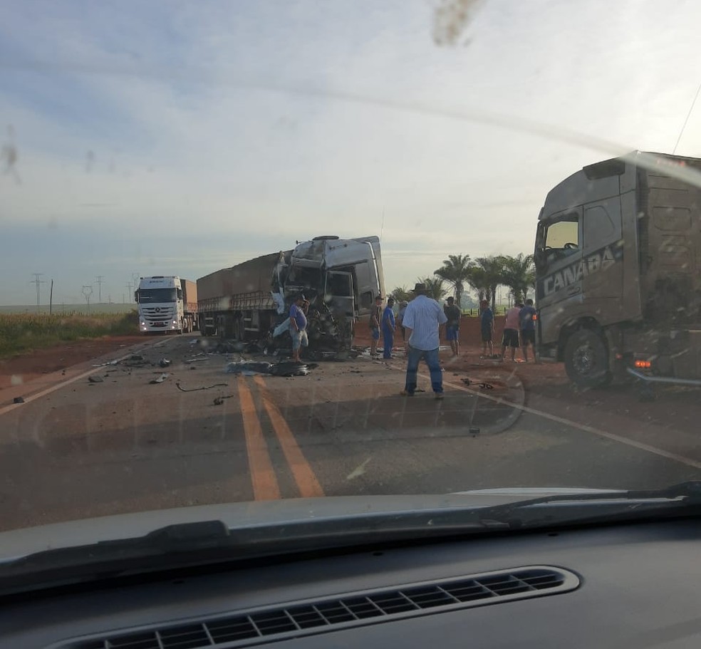 Acidente ocorreu na BR-163 — Foto: Divulgação