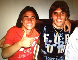 Willian comemora reencontro com o amigo Paulo André e elogia zagueiro