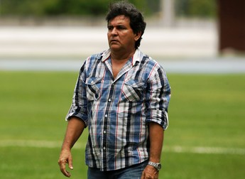 Zé Carlos Pereira - técnico da Tuna (Foto: Marcelo Seabra/O Liberal)