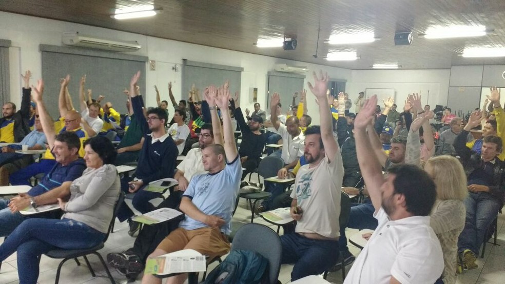Funcionários dos Correios em Santa Catarina aprovaram greve em assembleia na terça-feira  (Foto: Sintect-SC)