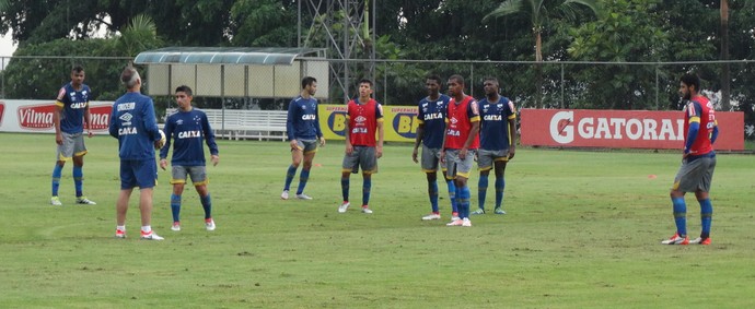 Copa sexta-feira: 4 gols de Willian,  e time vermelho é campeão. Entenda
