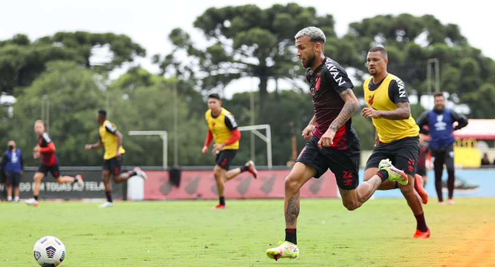 Pezzolano lamenta saída de Roque, e planeja encaixe rápido de Jajá e Zé Ivaldo ao estilo do Cruzeiro