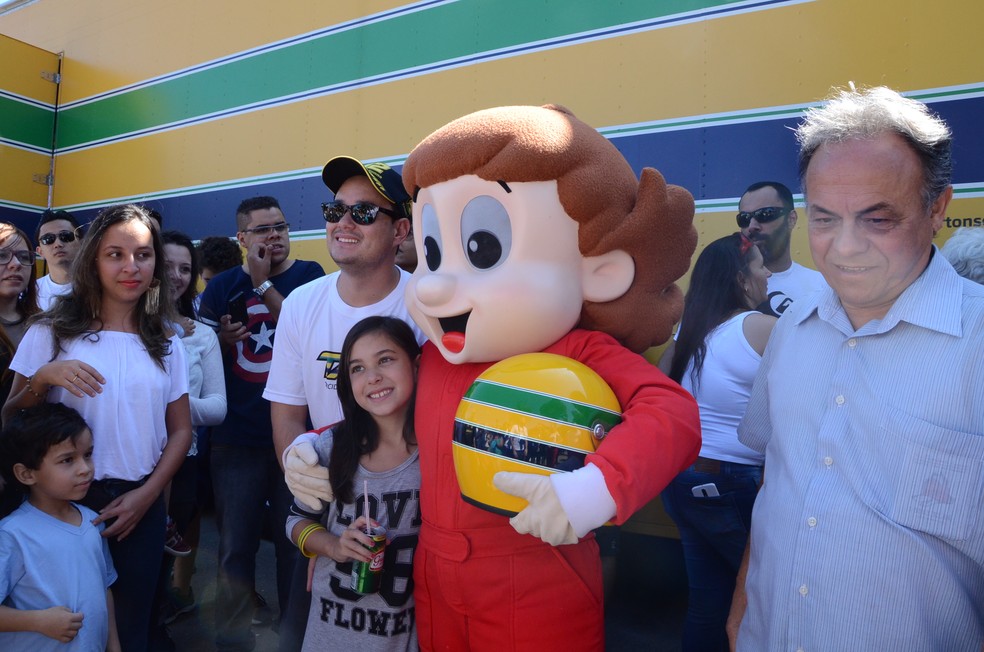 Senninha marcou presença e fez a festa da criançada (Foto: Divulgação)