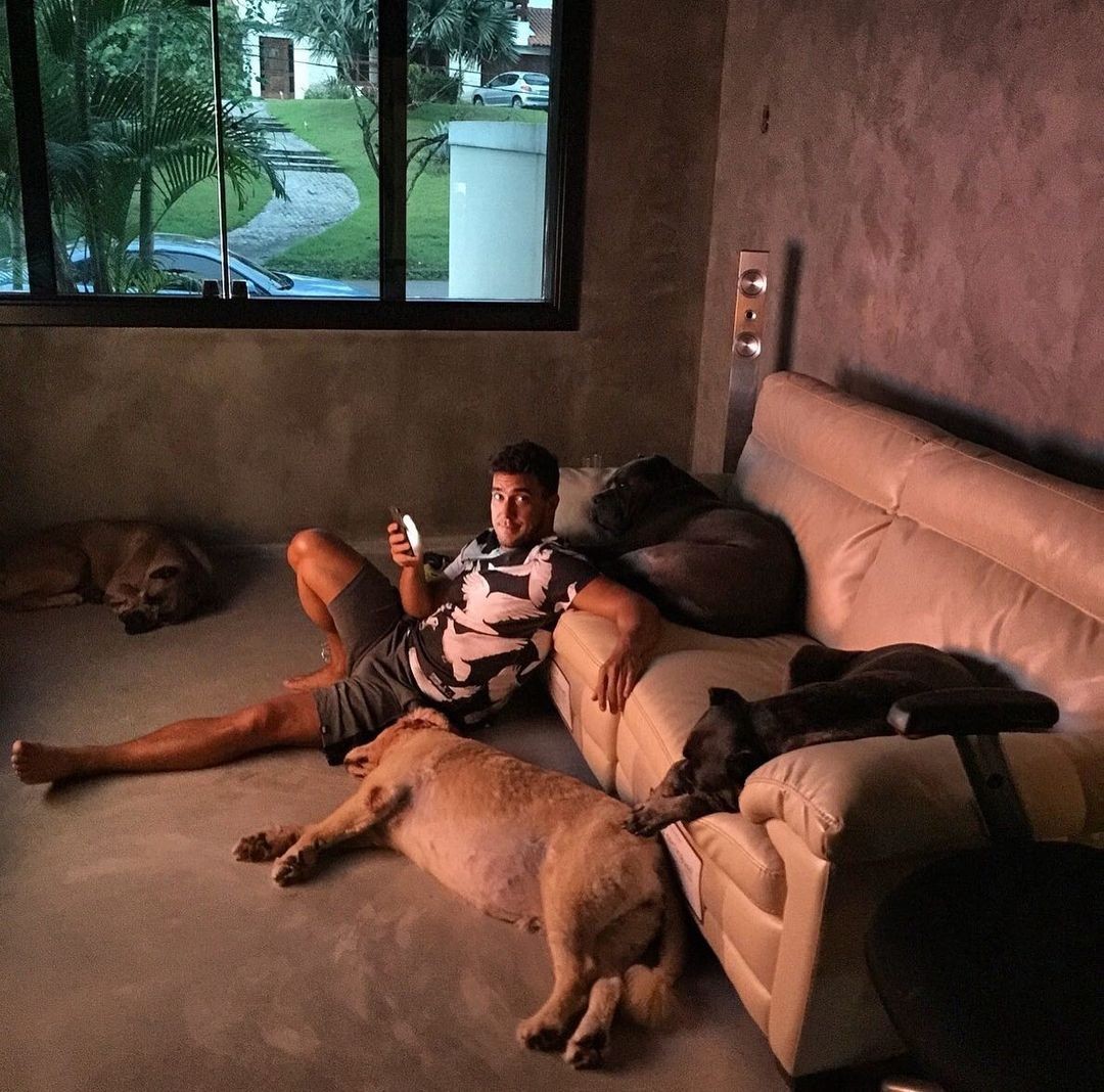 André Marques fala sobre morte de Cuca, sua cachorrinha de estimação (Foto: Reprodução / Instagram)