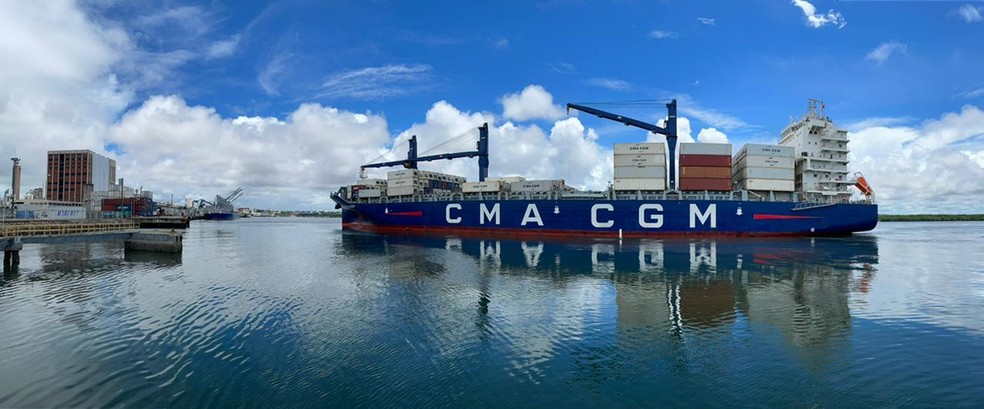 Navio CMA CGM com contêineres no porto de Natal. — Foto: Divulgação