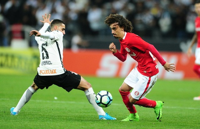 Inter é procurado por Santos e São Paulo por Valdívia