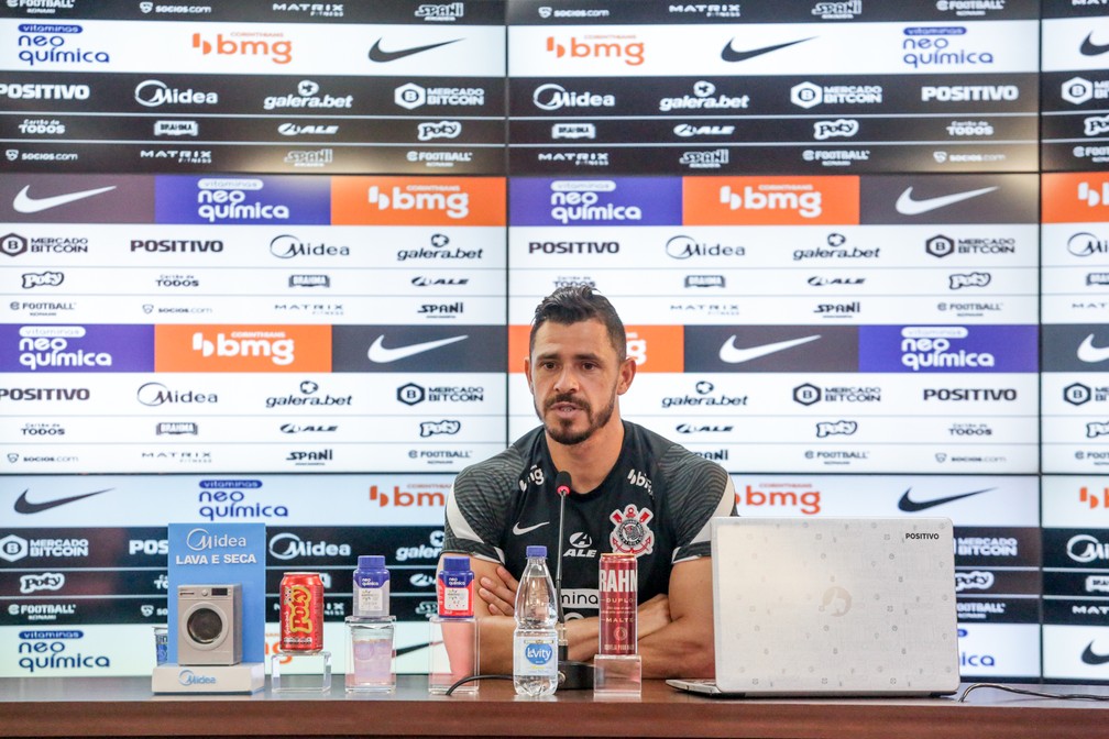 Giuliano projeta primeiro Dérbi pelo Corinthians e defende permanência de Sylvinho