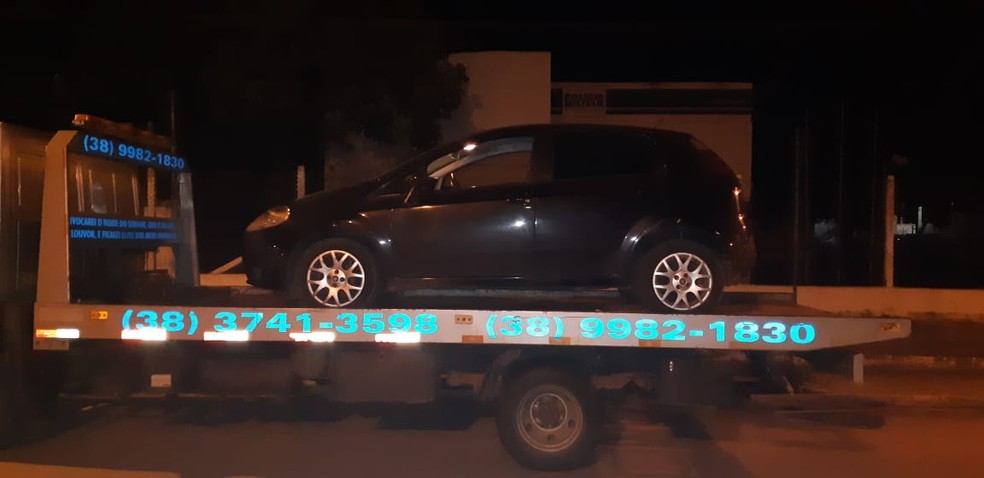 Carro clonado e furtado foi apreendido â Foto: PolÃ­cia Militar/ DivulgaÃ§Ã£o