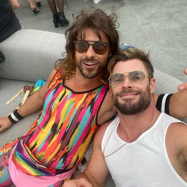 Chris Hemsworth participa de festa anos 80 (Foto: Reprodução / Instagram)